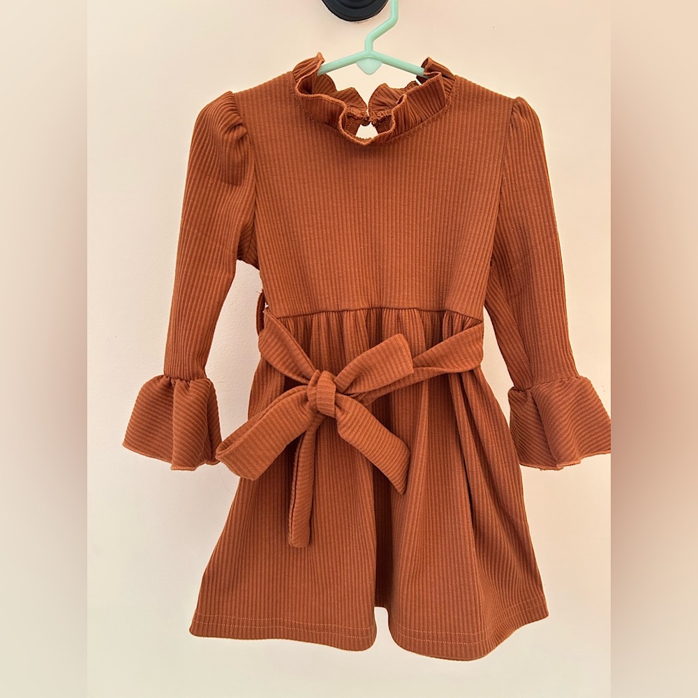 Vintage-Inspired Ribbed Ruffle Dress Rust Orange Brown | Girls Size 100 (3T)